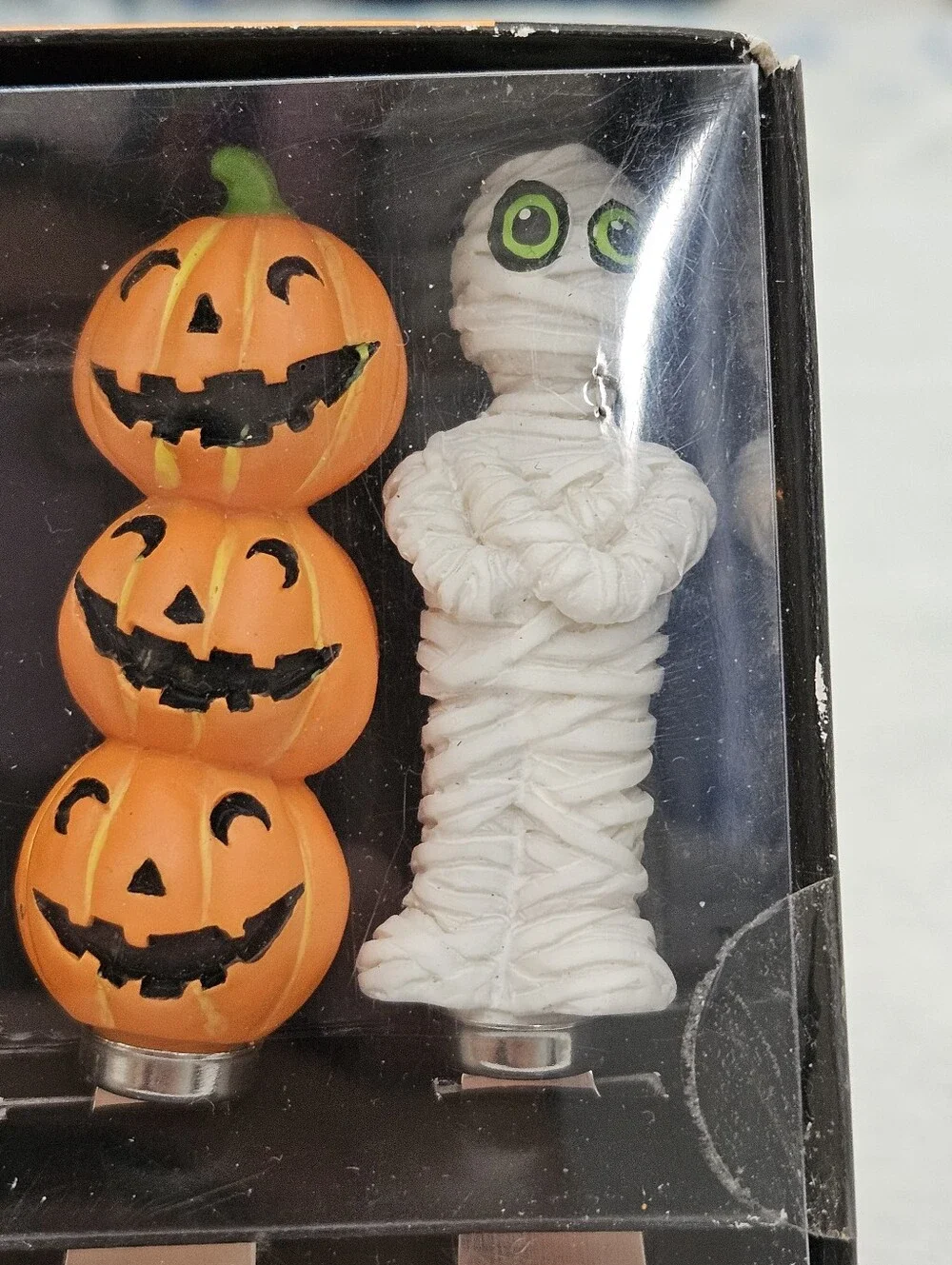 The Pier 1 Imports Halloween Canape Knife Set (4) featuring a spooky Halloween